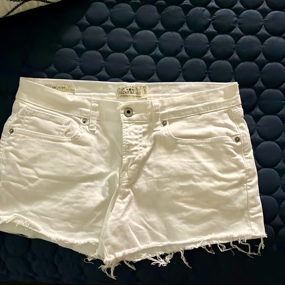 Lucky brand white jean shorts. Size 6/28, mid rise Like new!